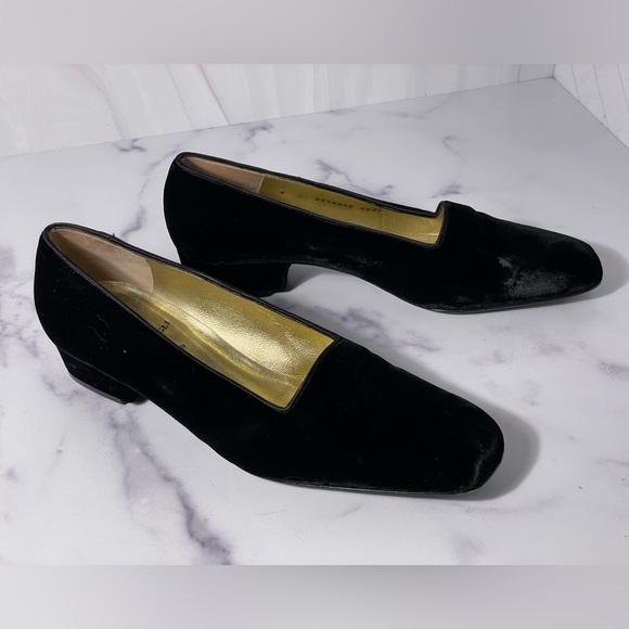 Bruno Magli Black Velvet Heeled Loafer Size 8.5 - Picture 2 of 14